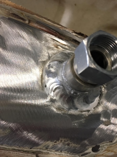 Carrosserie en cours de finition à l'atelier