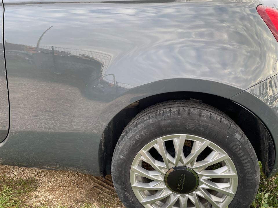 Élément de carrosserie en cours de préparation