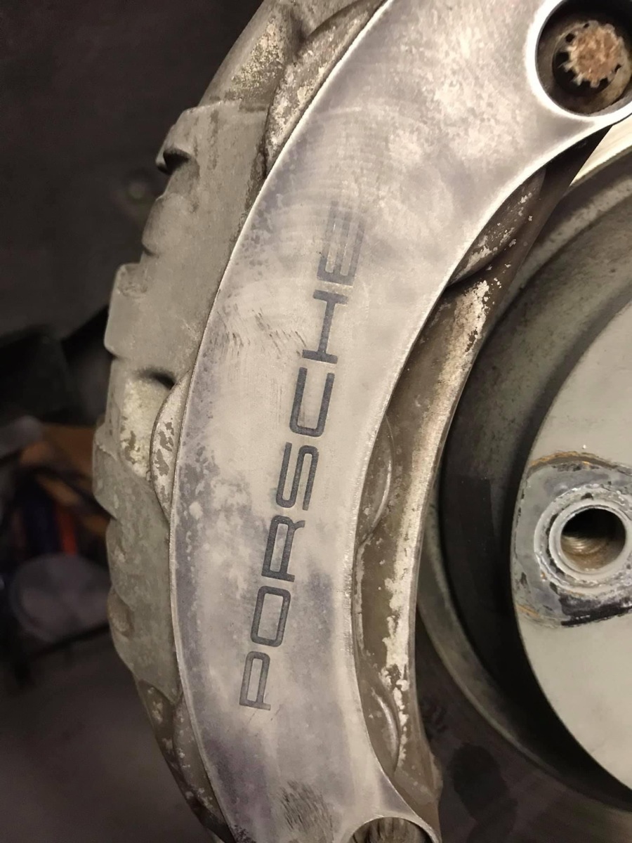 Réalisation de carrosserie dans l'atelier