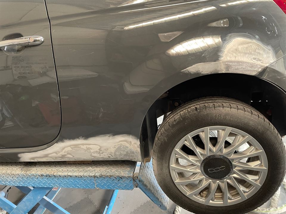 Réparation de carrosserie à l'atelier